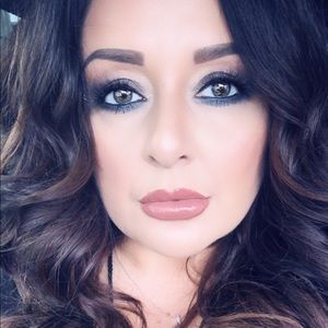 Meet your Posher, Suzanne